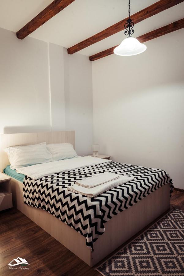 Pensiunea Casa Lupas จิเลา ภายนอก รูปภาพ