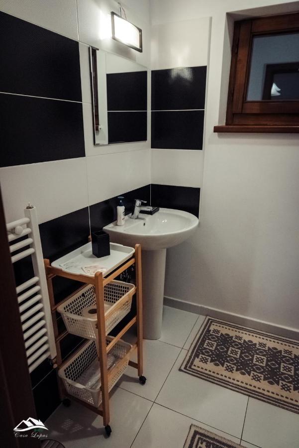Pensiunea Casa Lupas จิเลา ภายนอก รูปภาพ