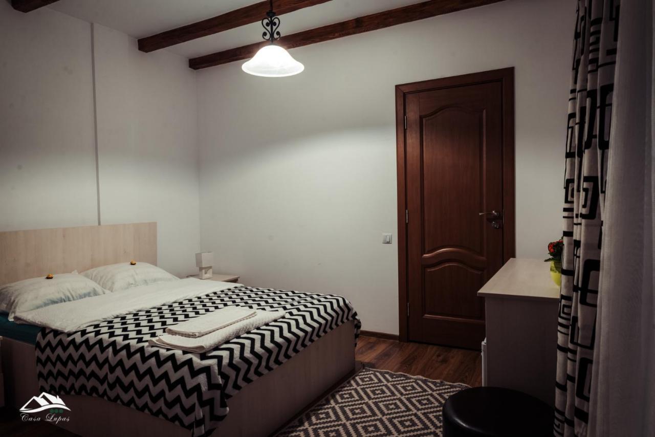 Pensiunea Casa Lupas จิเลา ภายนอก รูปภาพ